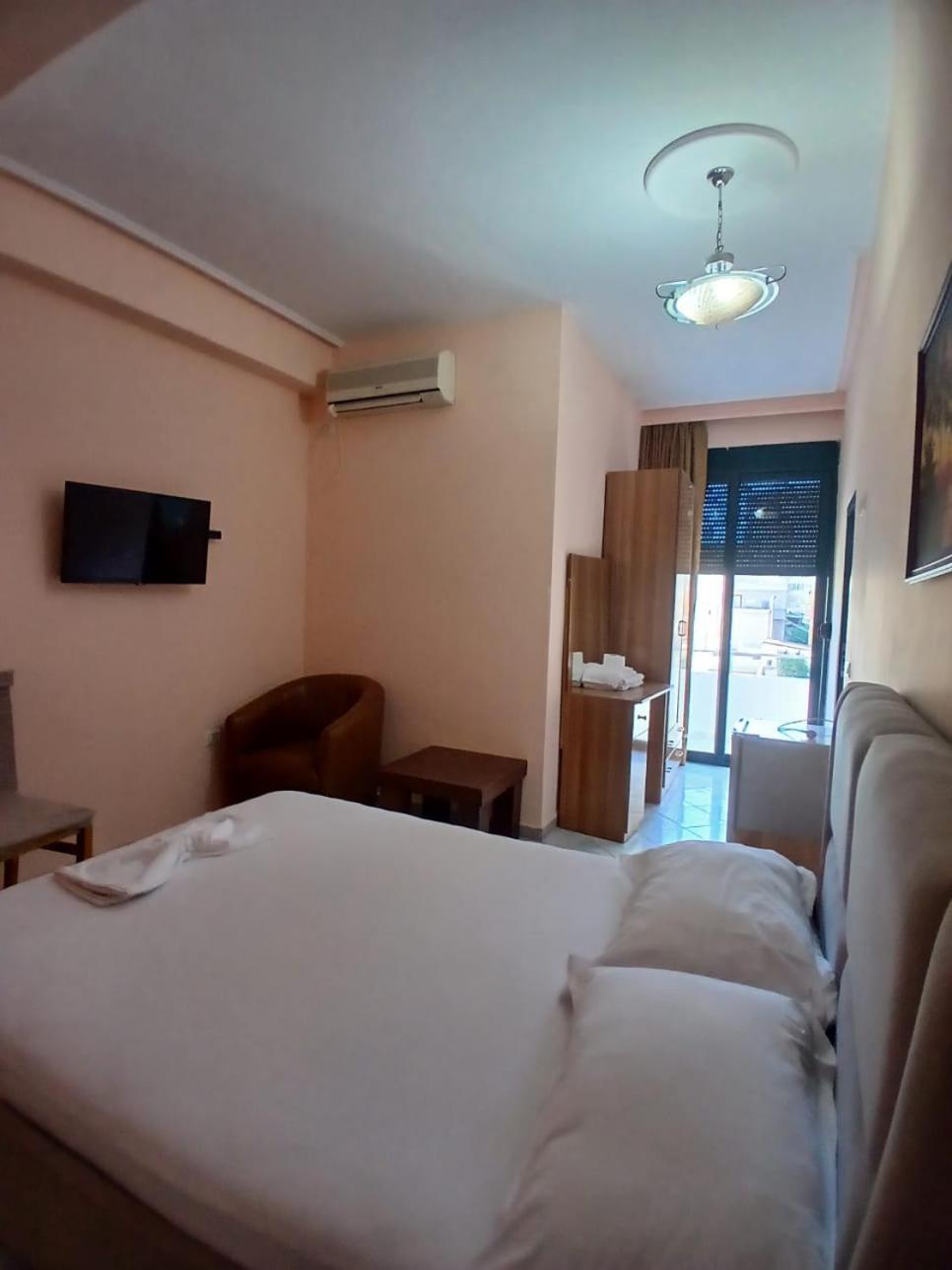 Hotel Rossi Влёра Экстерьер фото